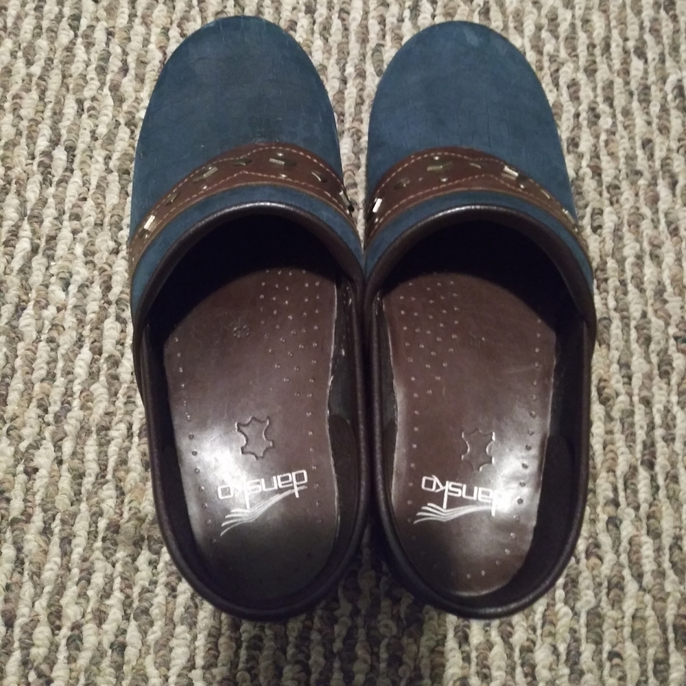 Clogs